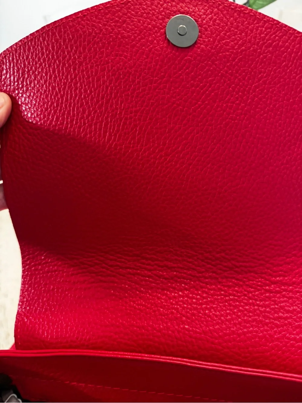 Carla Ferreri Red Pebbled Leather Crossbody Bag Made in Italy Adjustable Strap